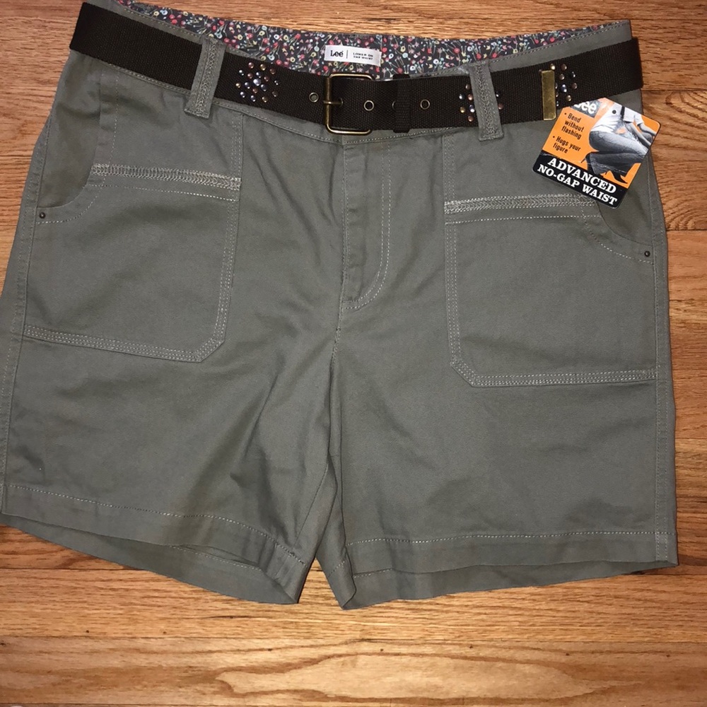 NWT Lee shorts with belt